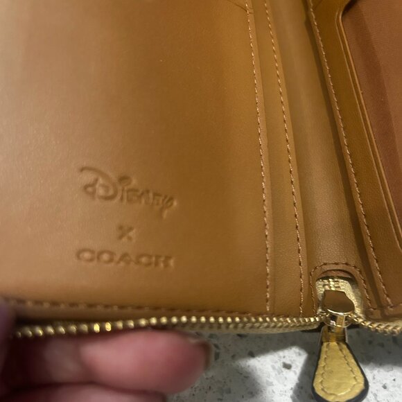 DISNEY x COACH LIMITED EDITION Princess Belle Wallet (GENTLY USED) - Picture 4 of 6
